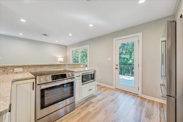 2116 Wesvan DR, Roanoke, VA 24012