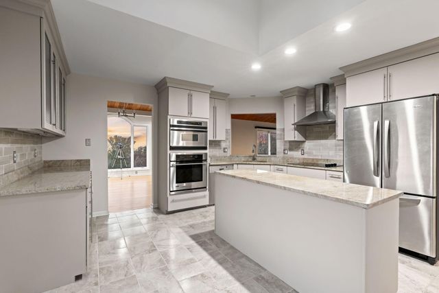 22 Skyline Drive, Ogden Dunes, IN 46368