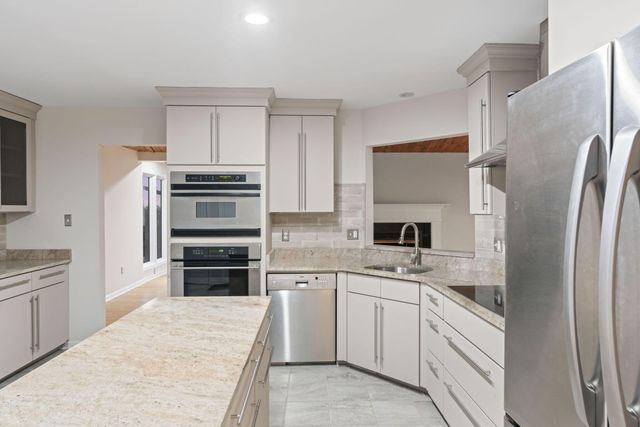 22 Skyline Drive, Ogden Dunes, IN 46368