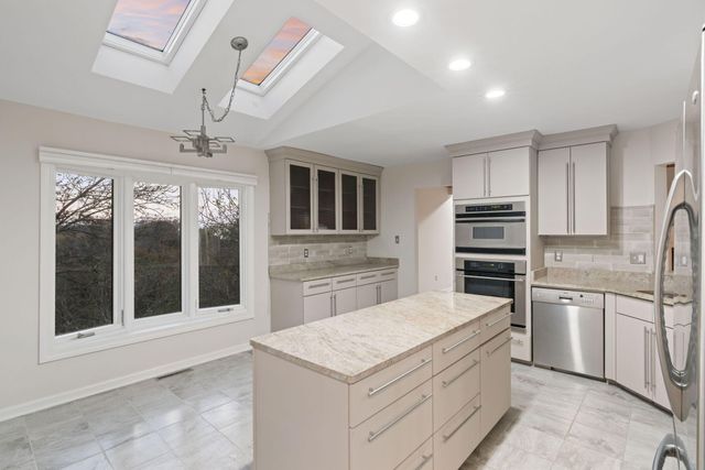 22 Skyline Drive, Ogden Dunes, IN 46368