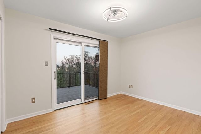 22 Skyline Drive, Ogden Dunes, IN 46368