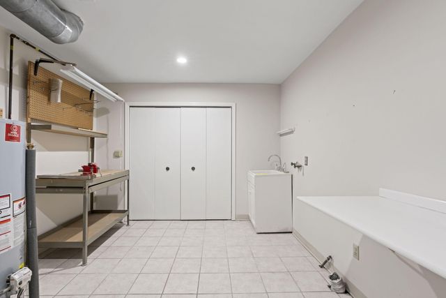 22 Skyline Drive, Ogden Dunes, IN 46368