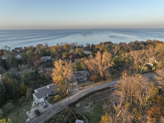 22 Skyline Drive, Ogden Dunes, IN 46368