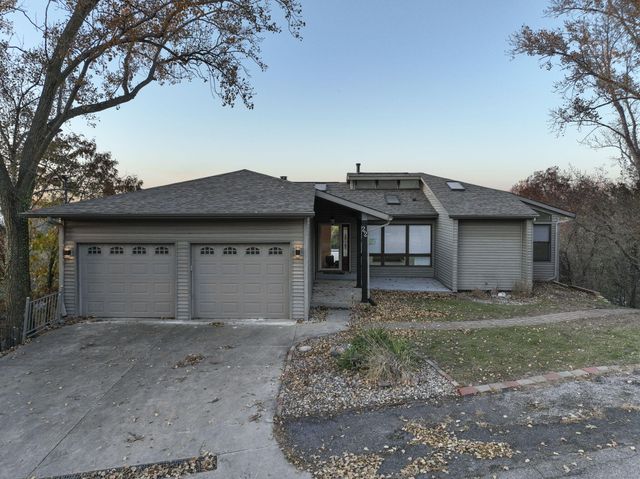 22 Skyline Drive, Ogden Dunes, IN 46368