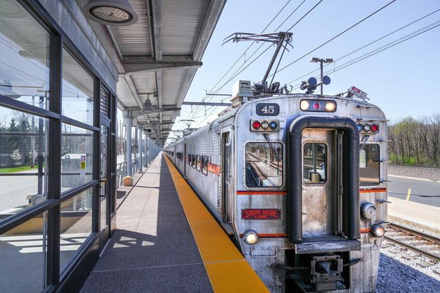 22 Skyline Drive, Ogden Dunes, IN 46368