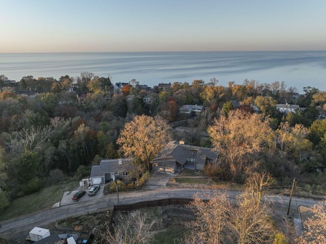 22 Skyline Drive, Ogden Dunes, IN 46368