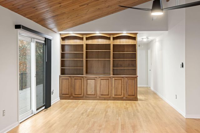 22 Skyline Drive, Ogden Dunes, IN 46368