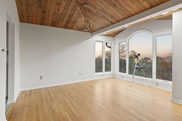 22 Skyline Drive, Ogden Dunes, IN 46368