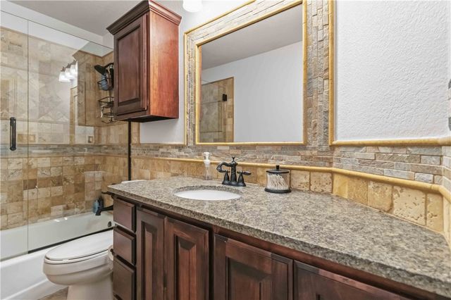 2265 Revere Place, Fayetteville, AR 72701