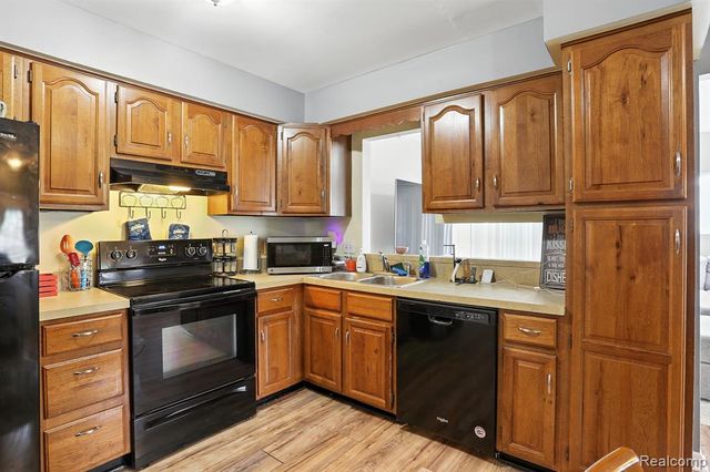 18260 Spring Court, Fraser, MI 48026