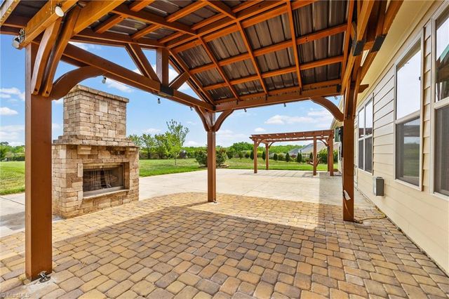 213 Candella Drive, Matthews, NC 28104