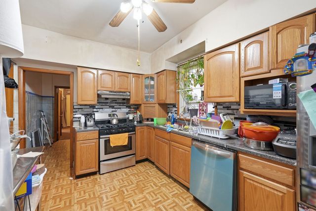 6435 S ARTESIAN Avenue, Chicago, IL 60629