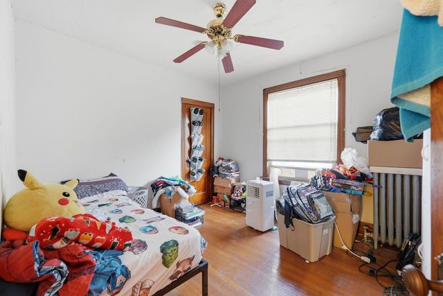 6435 S ARTESIAN Avenue, Chicago, IL 60629