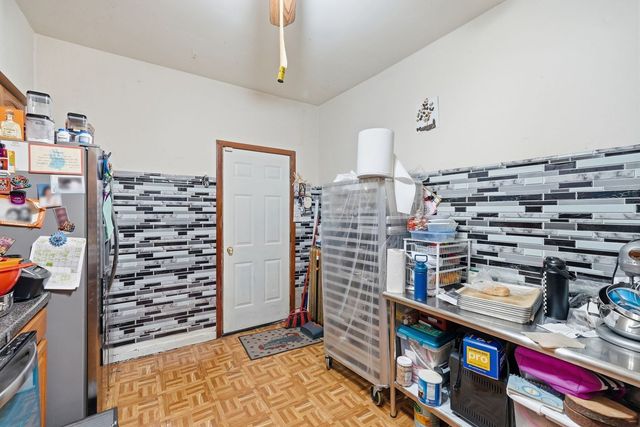 6435 S ARTESIAN Avenue, Chicago, IL 60629