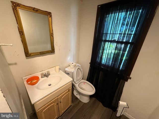 78 W HARMONY ST, Penns Grove, NJ 08069