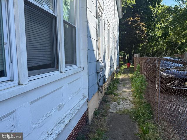 78 W HARMONY ST, Penns Grove, NJ 08069