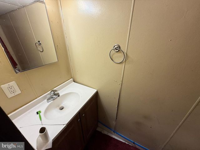78 W HARMONY ST, Penns Grove, NJ 08069