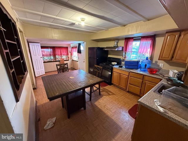 78 W HARMONY ST, Penns Grove, NJ 08069