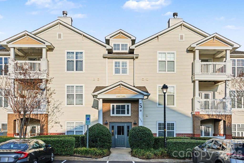 17257 Doe Valley Court, Cornelius, NC 28031