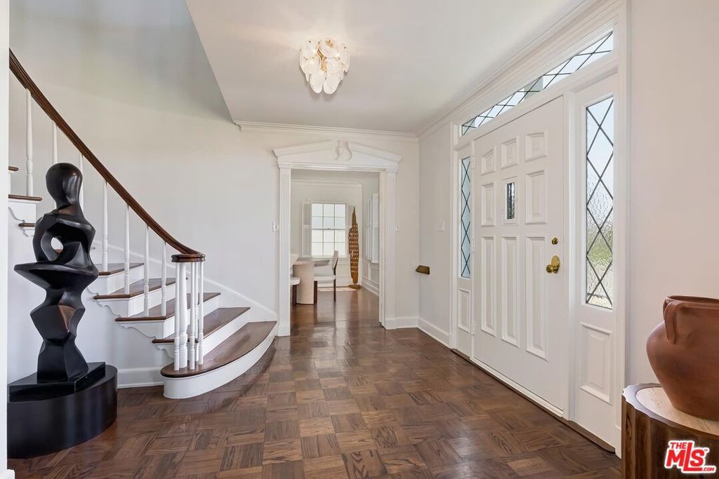 Image 12 of property listing at 2718 Motor Avenue, Los Angeles, CA 90064