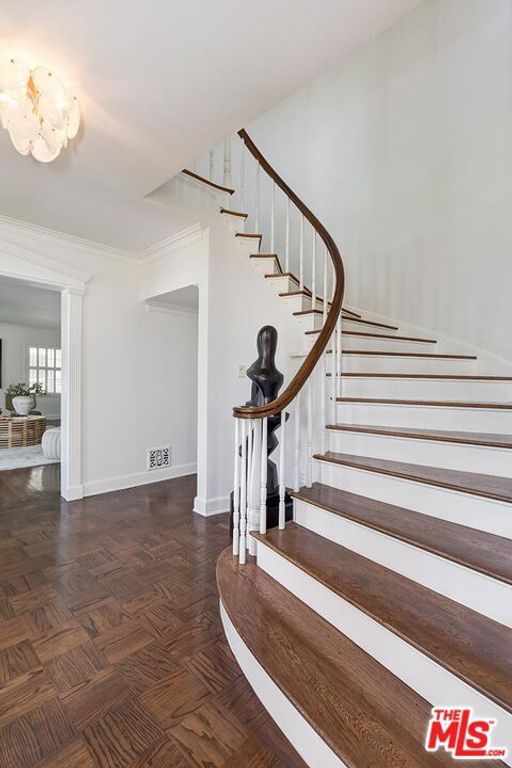 Image 13 of property listing at 2718 Motor Avenue, Los Angeles, CA 90064