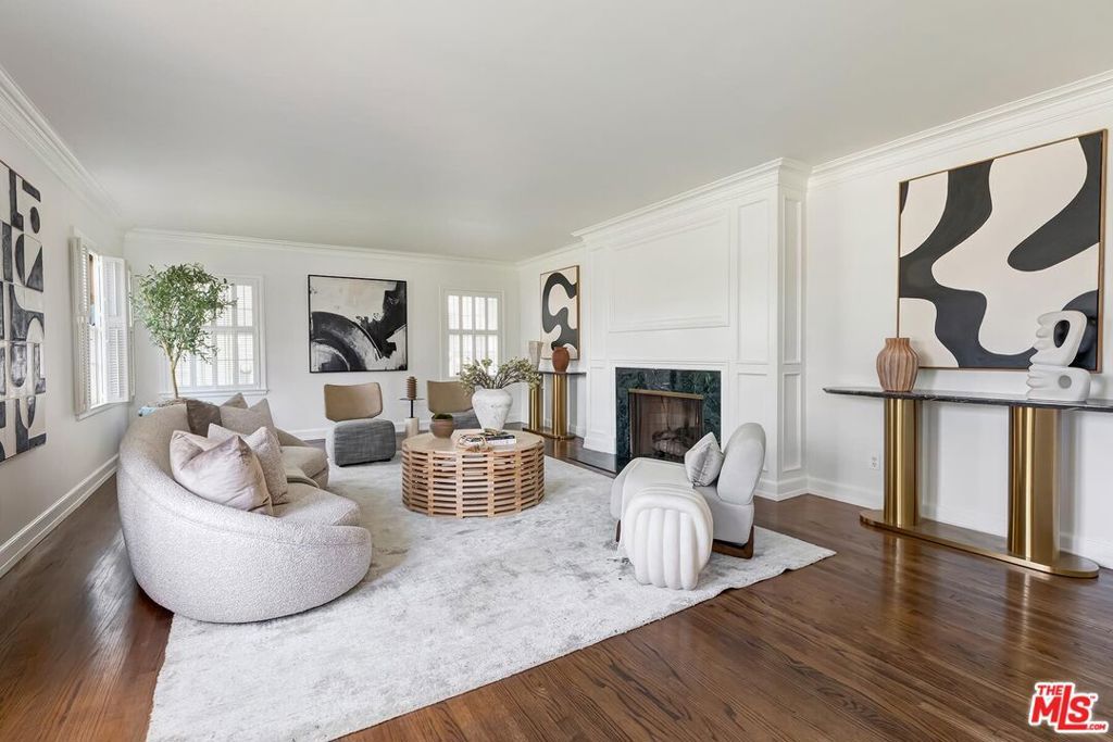 Image 14 of property listing at 2718 Motor Avenue, Los Angeles, CA 90064
