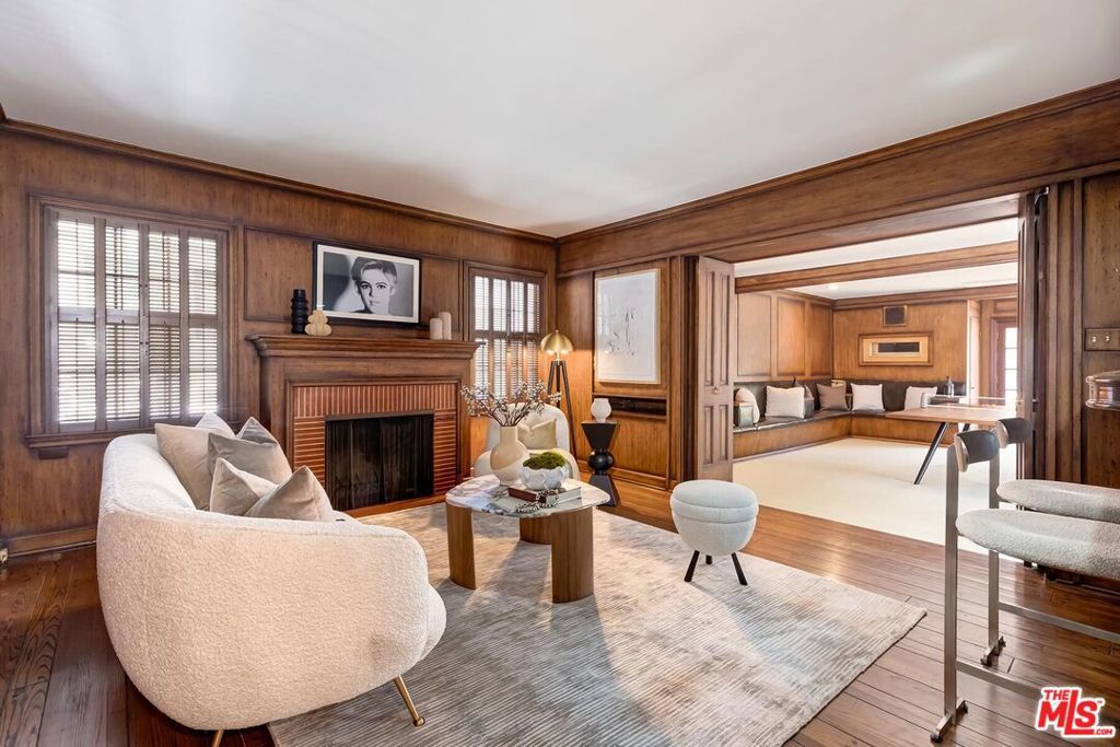 Image 26 of property listing at 2718 Motor Avenue, Los Angeles, CA 90064