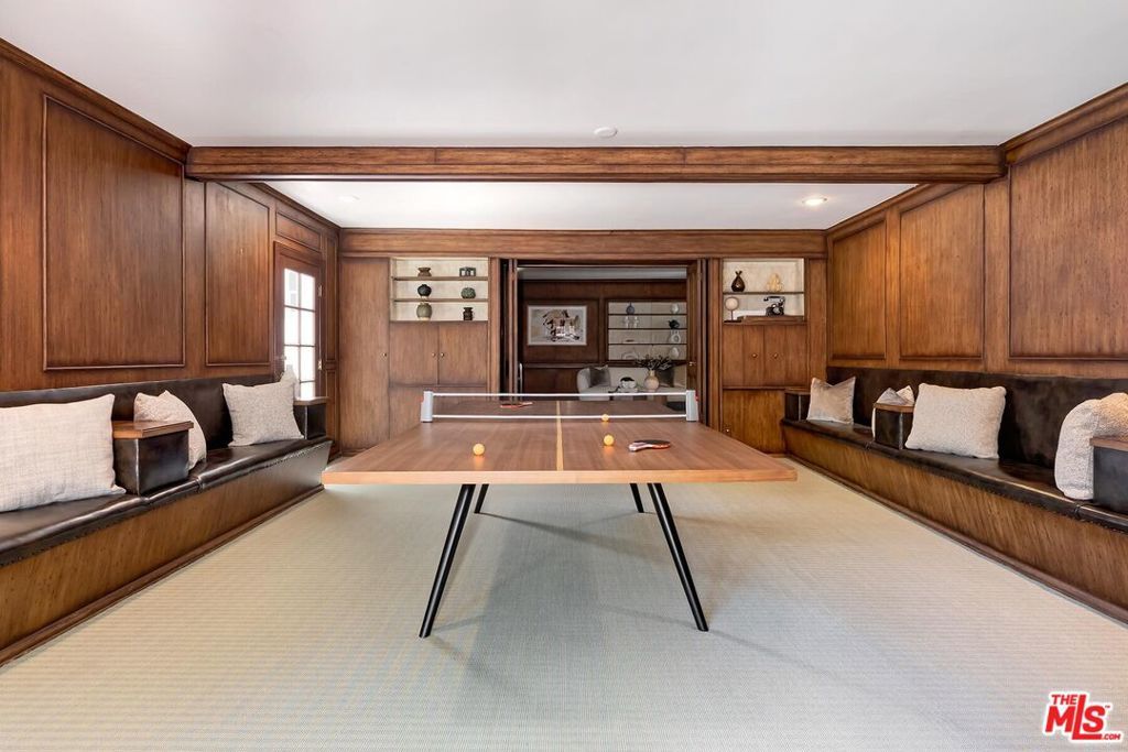 Image 31 of property listing at 2718 Motor Avenue, Los Angeles, CA 90064