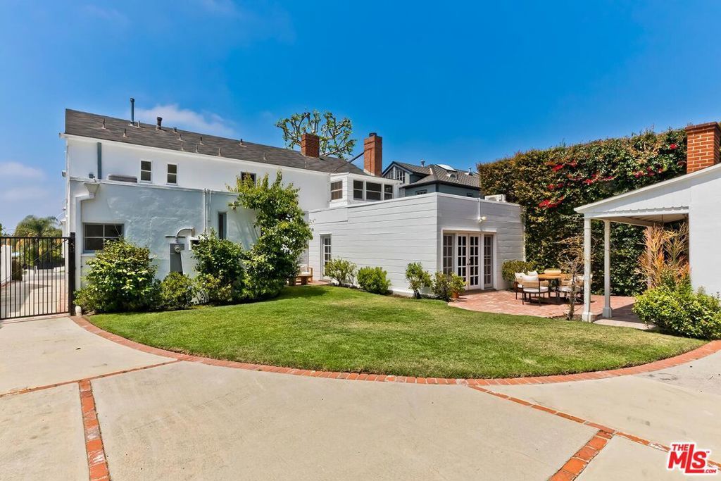 Image 43 of property listing at 2718 Motor Avenue, Los Angeles, CA 90064