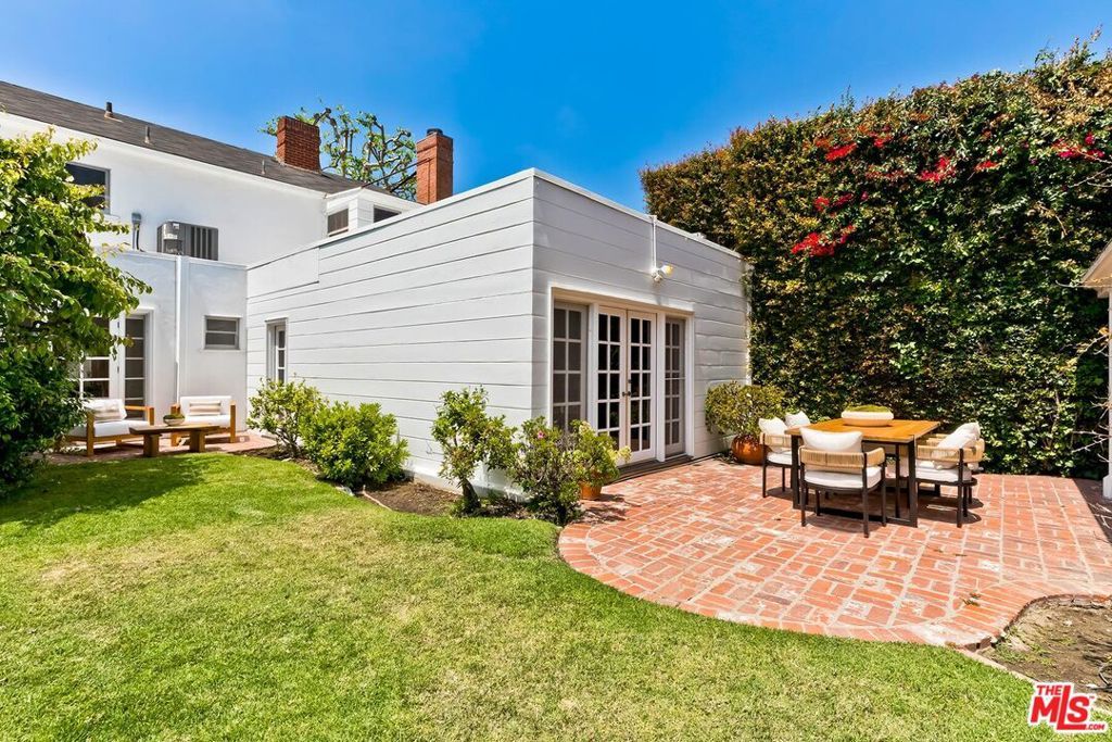 Image 47 of property listing at 2718 Motor Avenue, Los Angeles, CA 90064
