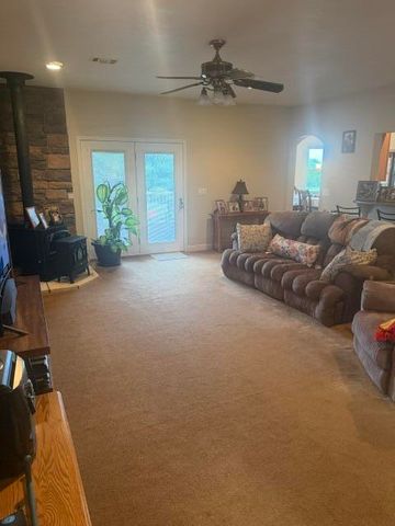 398 Jim Weaver Road, Crab Orchard, KY 40419