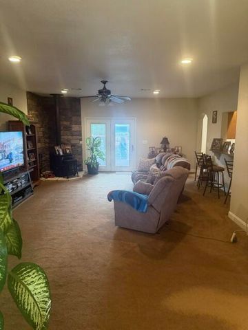 398 Jim Weaver Road, Crab Orchard, KY 40419