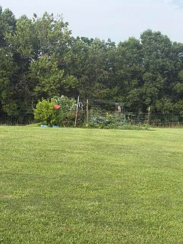 398 Jim Weaver Road, Crab Orchard, KY 40419