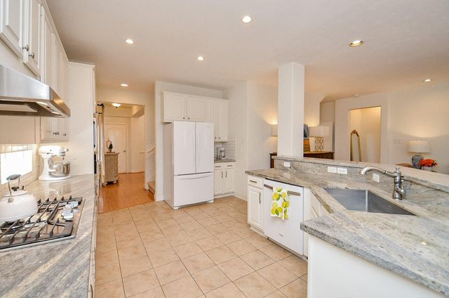 1615 Lakeside Enclave Drive, Houston, TX 77077