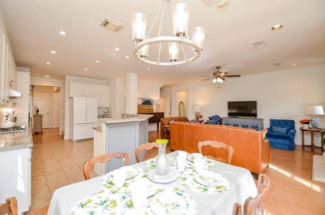 1615 Lakeside Enclave Drive, Houston, TX 77077