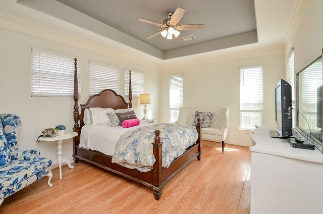 1615 Lakeside Enclave Drive, Houston, TX 77077