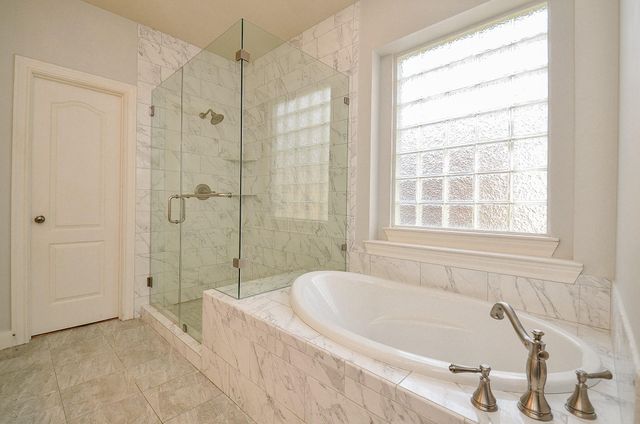 1615 Lakeside Enclave Drive, Houston, TX 77077