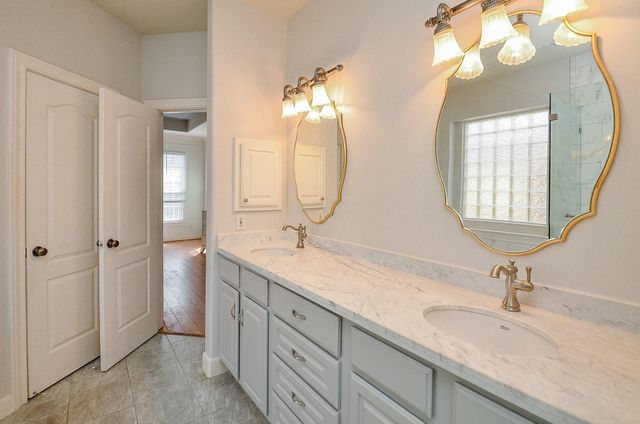 1615 Lakeside Enclave Drive, Houston, TX 77077