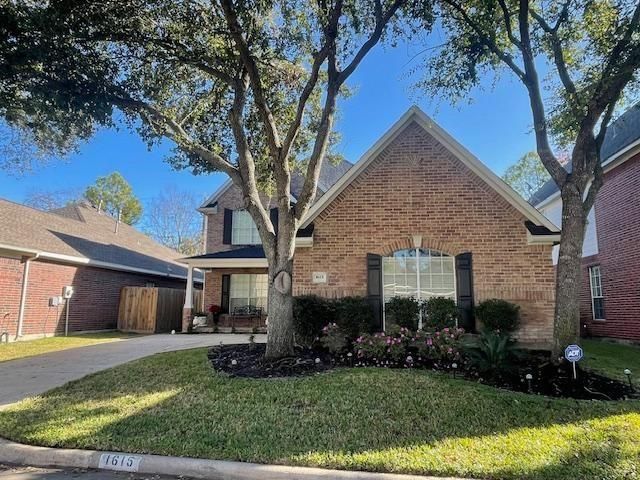 1615 Lakeside Enclave Drive, Houston, TX 77077
