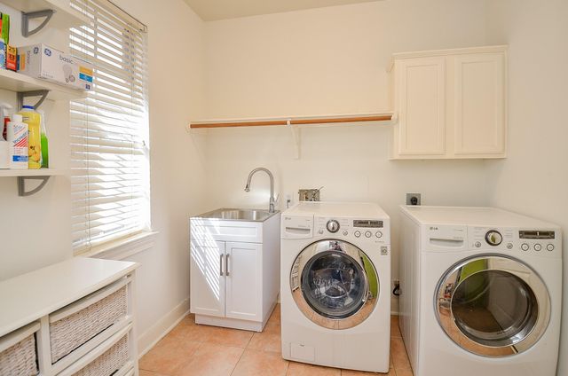 1615 Lakeside Enclave Drive, Houston, TX 77077