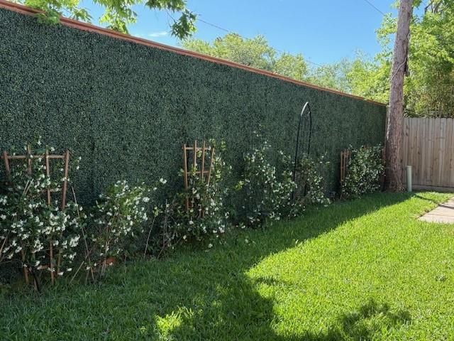 1615 Lakeside Enclave Drive, Houston, TX 77077