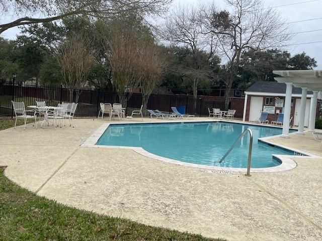 1615 Lakeside Enclave Drive, Houston, TX 77077