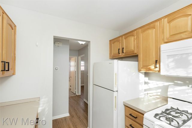 2817 W 13 Mile Road, Royal Oak, MI 48073