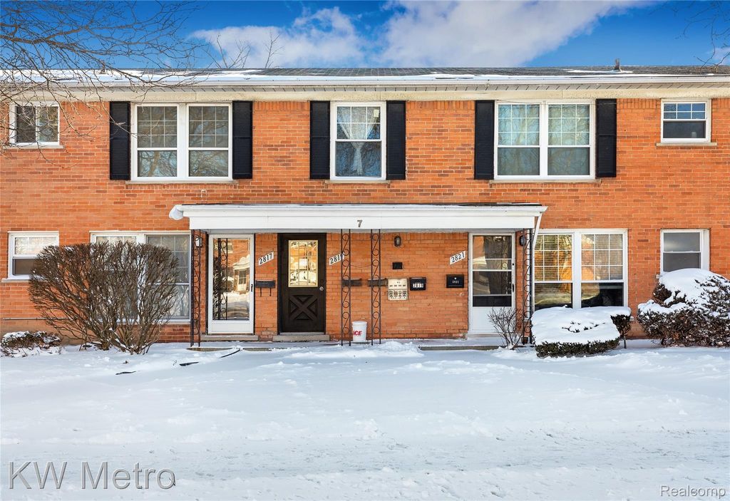 2817 W 13 Mile Road, Royal Oak, MI 48073