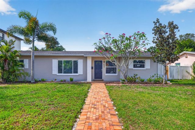 642 38TH AVENUE NE, St Petersburg, FL 33704