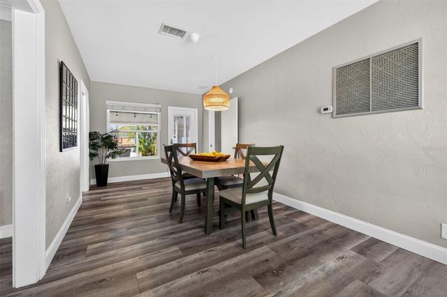 642 38TH AVENUE NE, St Petersburg, FL 33704