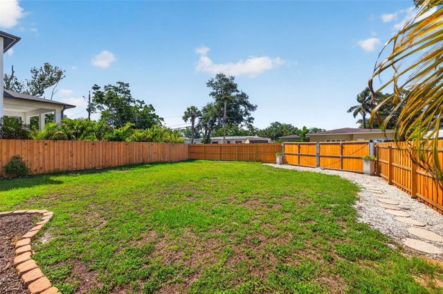 642 38TH AVENUE NE, St Petersburg, FL 33704