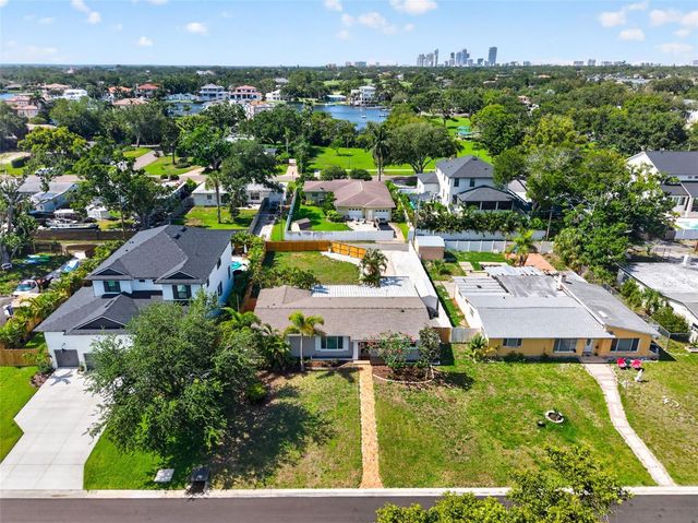 642 38TH AVENUE NE, St Petersburg, FL 33704