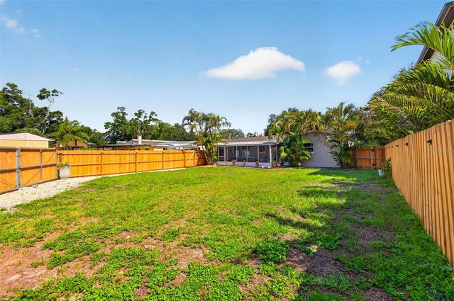 642 38TH AVENUE NE, St Petersburg, FL 33704