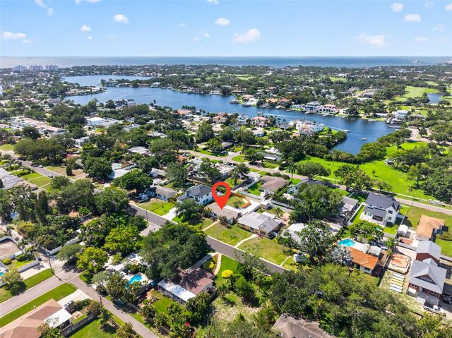 642 38TH AVENUE NE, St Petersburg, FL 33704
